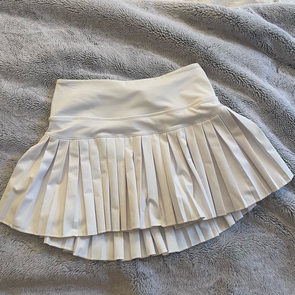 White Gold hinge skirt